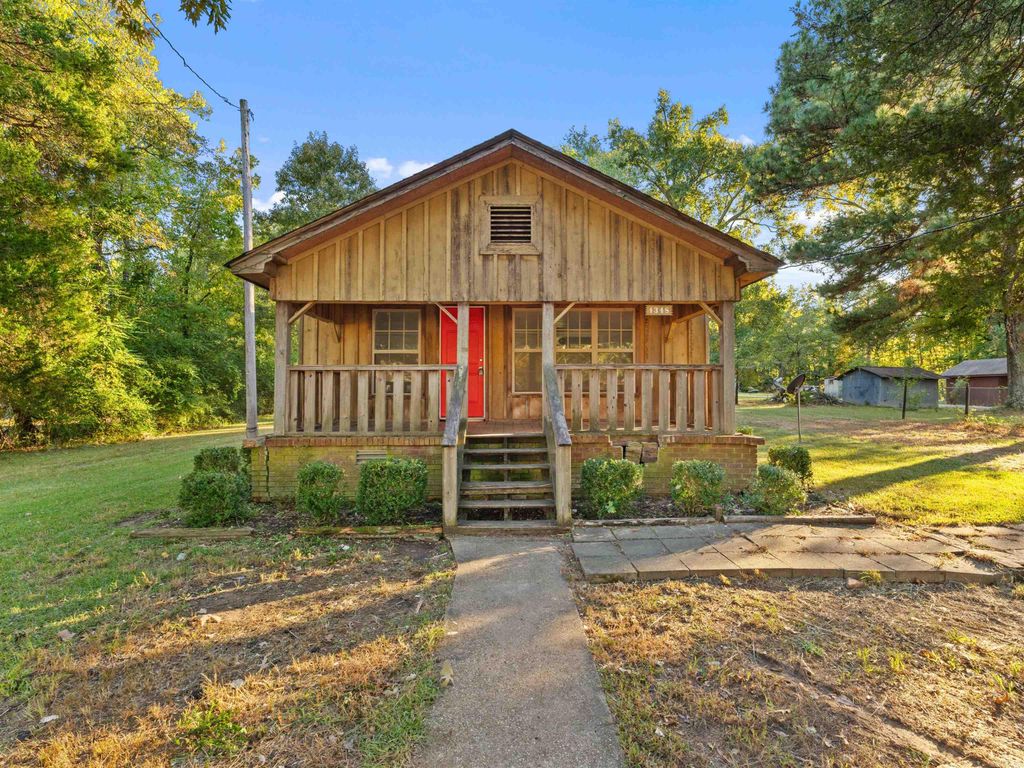 1348 E Jackson Avenue, Monticello, AR 71655