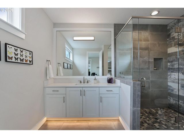 5686 Sw 87TH Ave, Portland, OR 97225