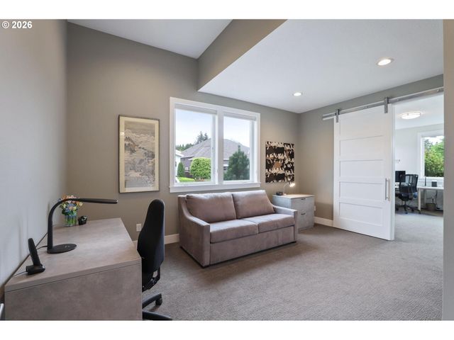 5686 Sw 87TH Ave, Portland, OR 97225