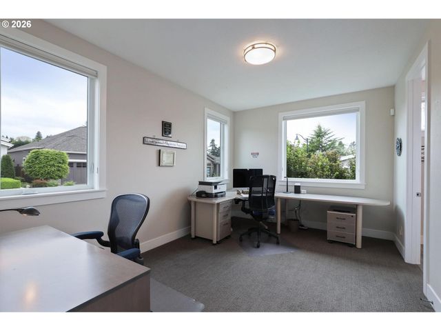 5686 Sw 87TH Ave, Portland, OR 97225