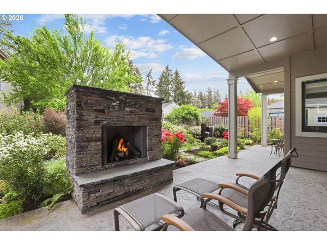 5686 Sw 87TH Ave, Portland, OR 97225