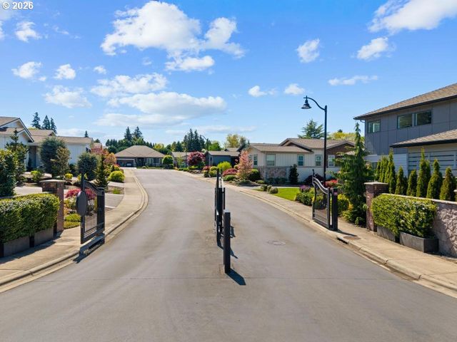 5686 Sw 87TH Ave, Portland, OR 97225