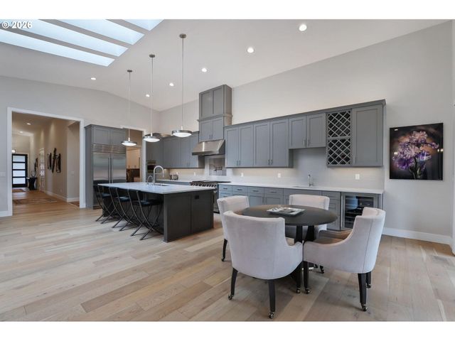 5686 Sw 87TH Ave, Portland, OR 97225