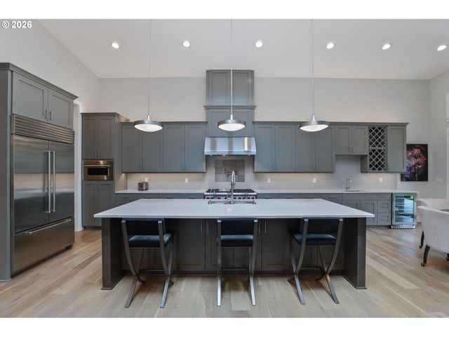 5686 Sw 87TH Ave, Portland, OR 97225