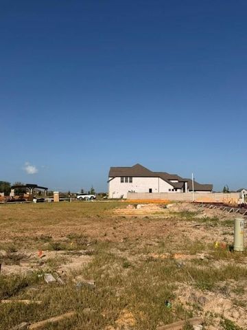 613 Coal Creek Lane, League City, TX 77573