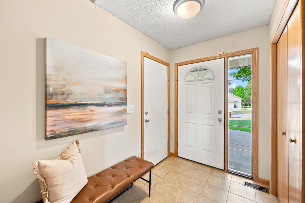 1351 Rolling Oaks Drive, Hanover, MN 55341 — photo 4