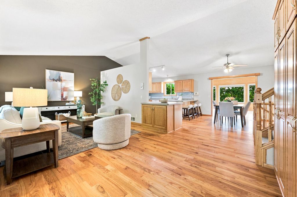 1351 Rolling Oaks Drive, Hanover, MN 55341 — photo 5