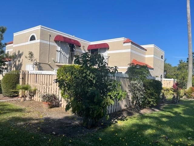 3955 Village Dr D, Delray Beach, FL 33445