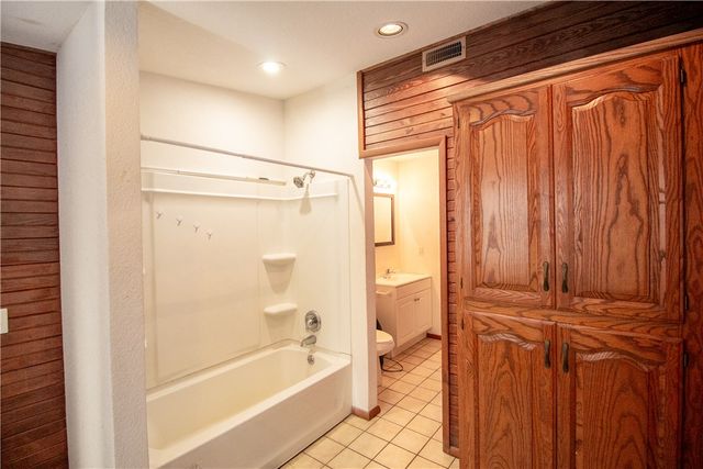 20503 White Oak Road, Rogers, AR 72756