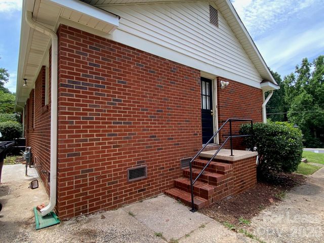 2220 Wensley Drive, Charlotte, NC 28210
