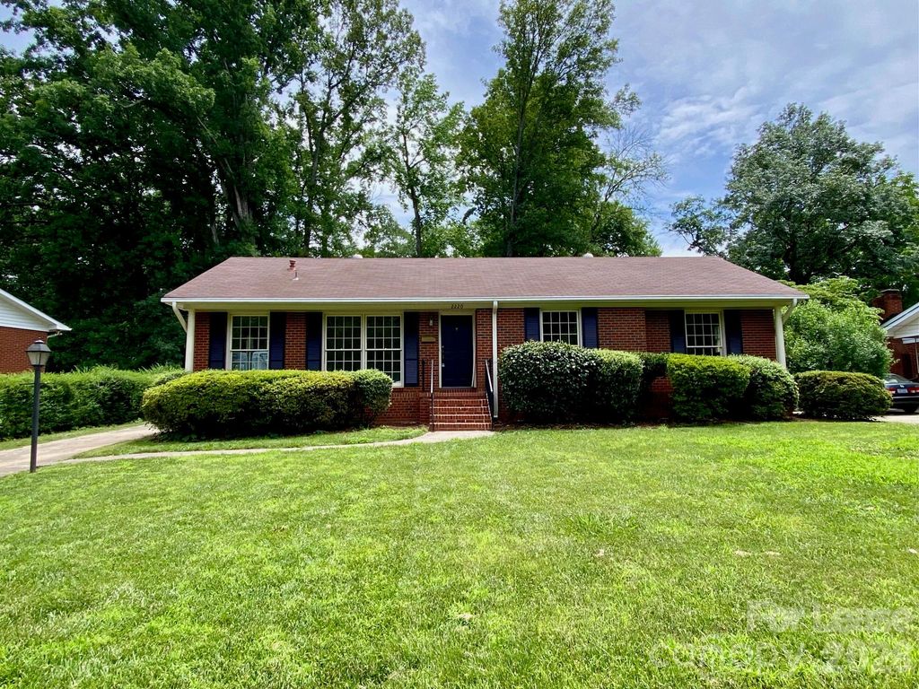 2220 Wensley Drive, Charlotte, NC 28210