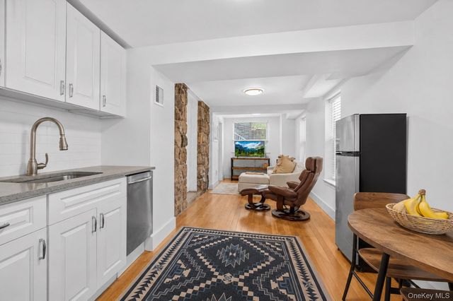 20 Hillside Avenue, Goldens Bridge, NY 10526