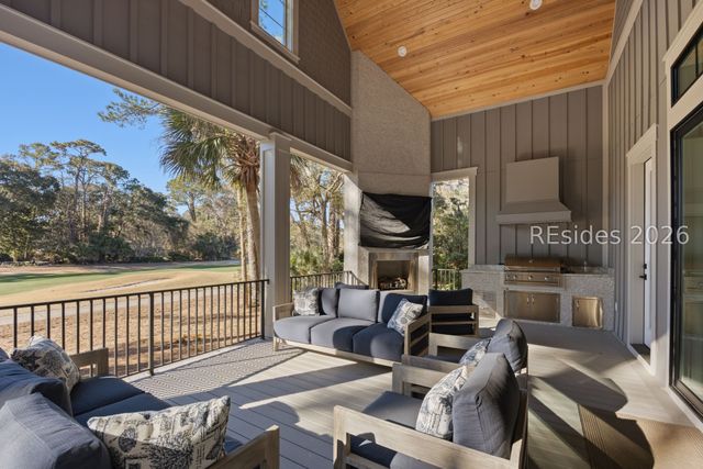 34 Tupelo Rd, Hilton Head Island, SC 29928