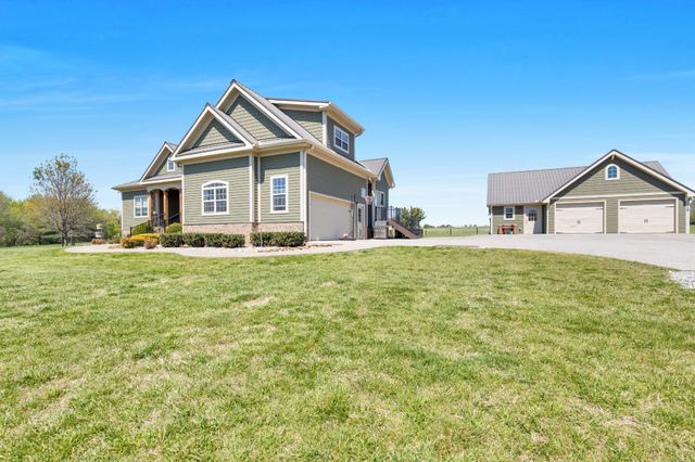3988 Fykes Grove Rd, Cedar Hill, TN 37032