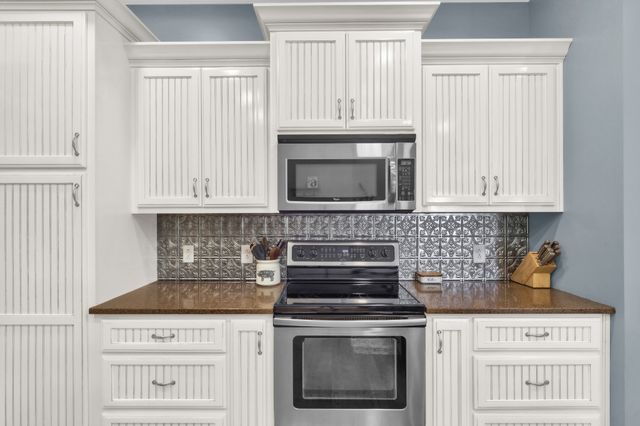 3988 Fykes Grove Rd, Cedar Hill, TN 37032