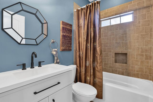 3988 Fykes Grove Rd, Cedar Hill, TN 37032