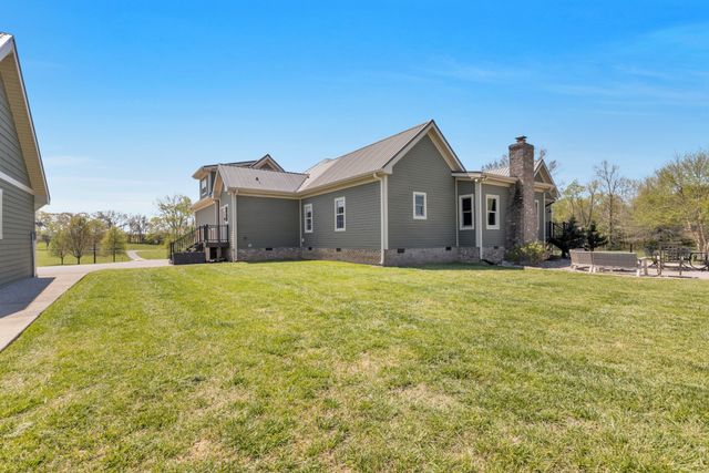 3988 Fykes Grove Rd, Cedar Hill, TN 37032