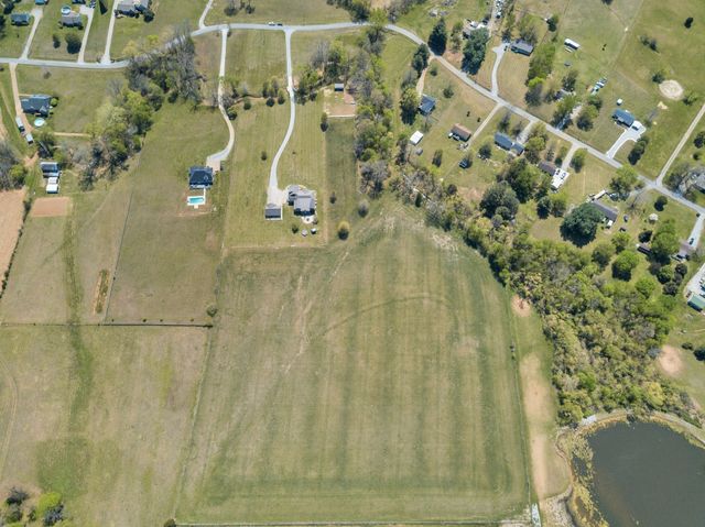 3988 Fykes Grove Rd, Cedar Hill, TN 37032