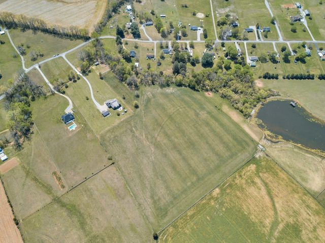 3988 Fykes Grove Rd, Cedar Hill, TN 37032