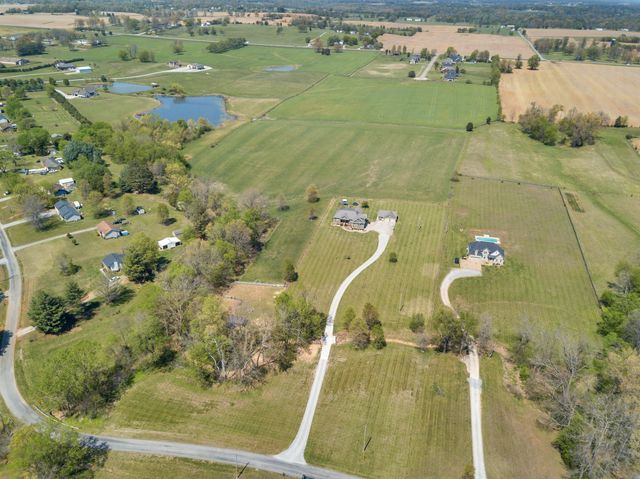 3988 Fykes Grove Rd, Cedar Hill, TN 37032