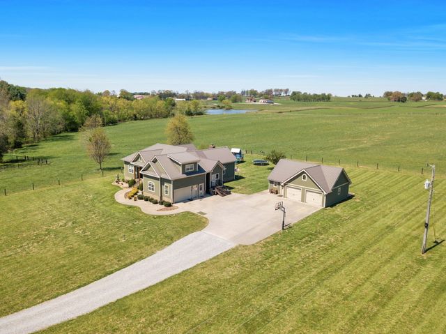 3988 Fykes Grove Rd, Cedar Hill, TN 37032