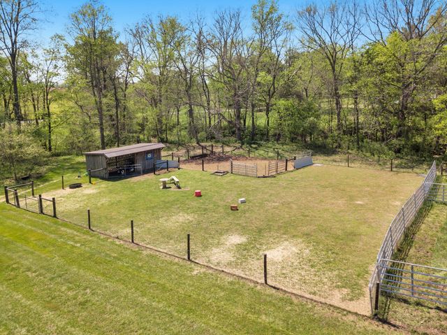 3988 Fykes Grove Rd, Cedar Hill, TN 37032