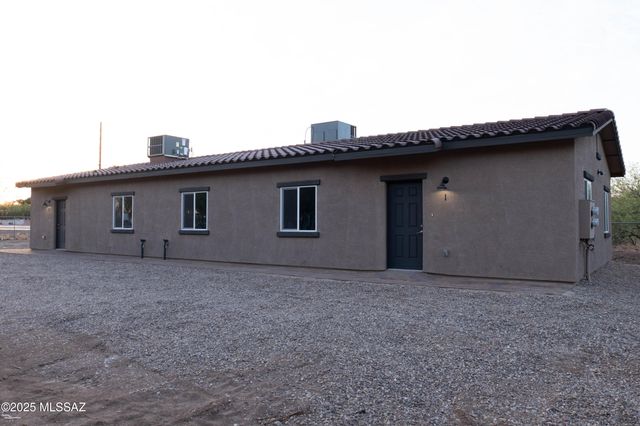 303 E Navajo Road, Tucson, AZ 85705