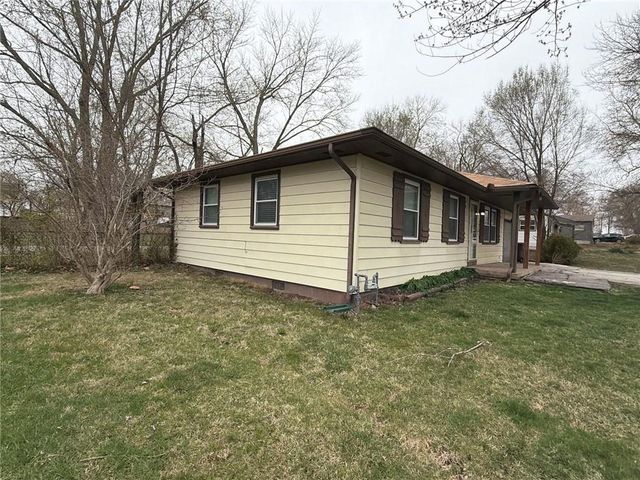 17130 Chula Vista Drive, Belton, MO 64012