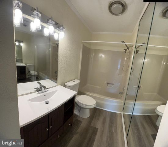 1219 APPLE ST, Wilmington, DE 19801