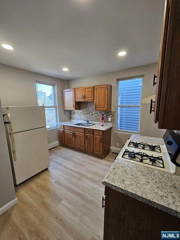 231 Clark Place, Elizabethport, NJ 07206