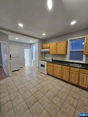 231 Clark Place, Elizabethport, NJ 07206