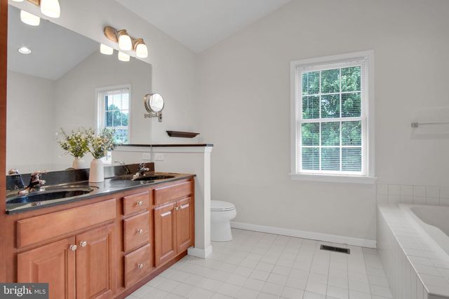 1642 LOWELL LN, New Cumberland, PA 17070
