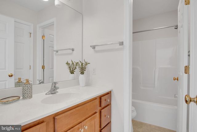 1642 LOWELL LN, New Cumberland, PA 17070