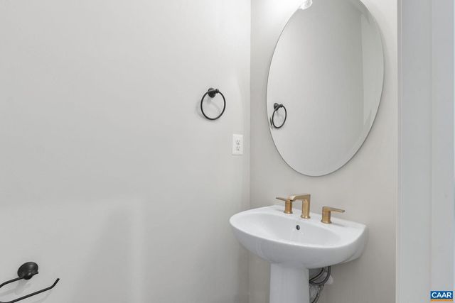 104A LACONIA LN, Charlottesville, VA 22911