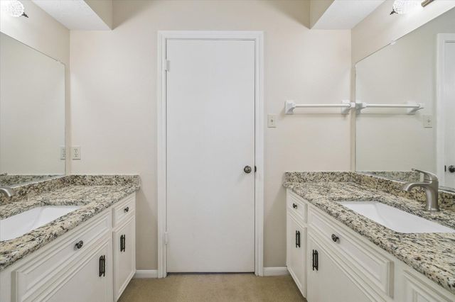 11334 Chevy Chase, Houston, TX 77077