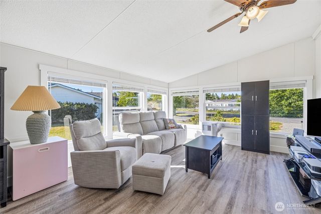 7525 Roblee Drive, Blaine, WA 98230