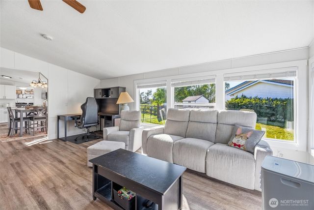 7525 Roblee Drive, Blaine, WA 98230