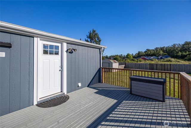 7525 Roblee Drive, Blaine, WA 98230