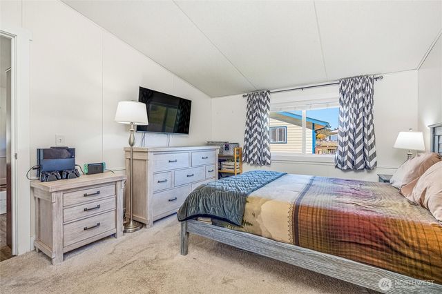 7525 Roblee Drive, Blaine, WA 98230