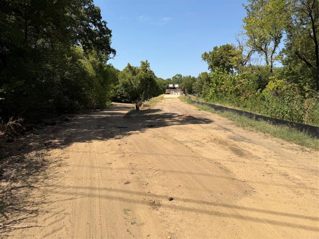 2008 S Lang Avenue, Denison, TX 75020
