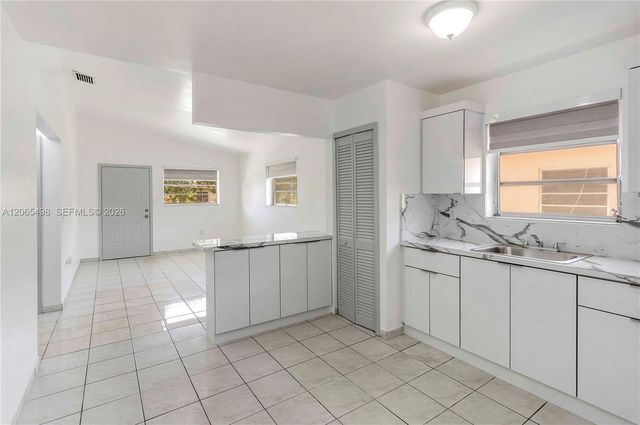 642 E 2nd Ave A, Hialeah, FL 33010