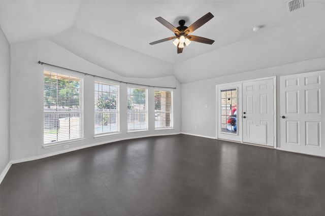 508 Kempson Court, Saginaw, TX 76179