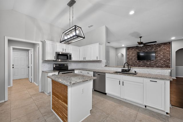 508 Kempson Court, Saginaw, TX 76179