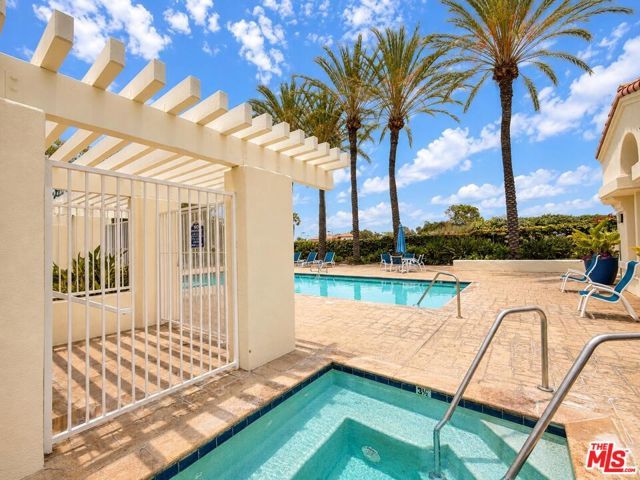 6483 Zuma View Place 104, Malibu, CA 90265