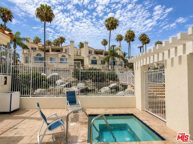 6483 Zuma View Place 104, Malibu, CA 90265