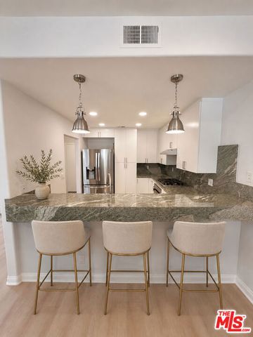 6483 Zuma View Place 104, Malibu, CA 90265