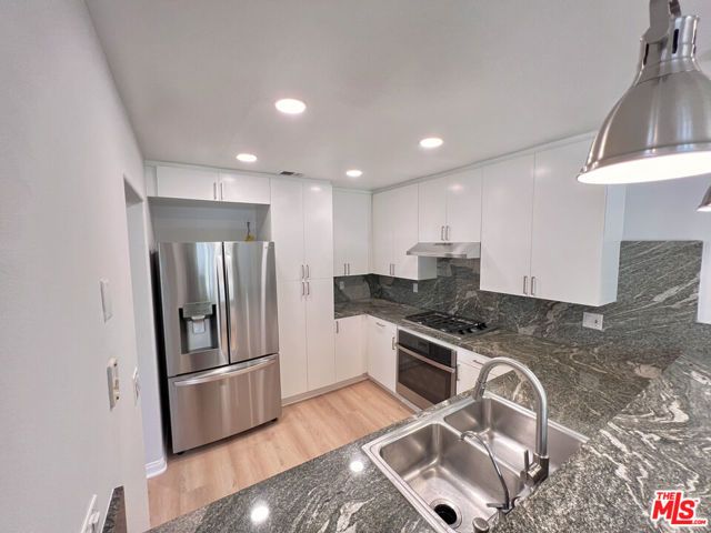 6483 Zuma View Place 104, Malibu, CA 90265