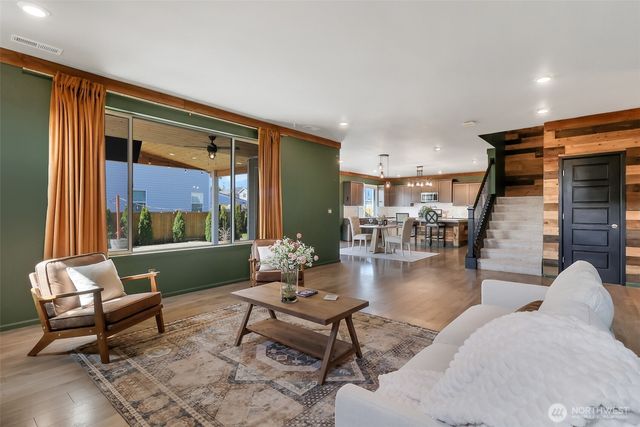 650 McKinley Street, Enumclaw, WA 98022