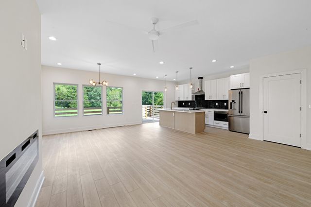 1008 Fontaine Dr, Goodlettsville, TN 37072