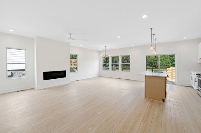 1008 Fontaine Dr, Goodlettsville, TN 37072